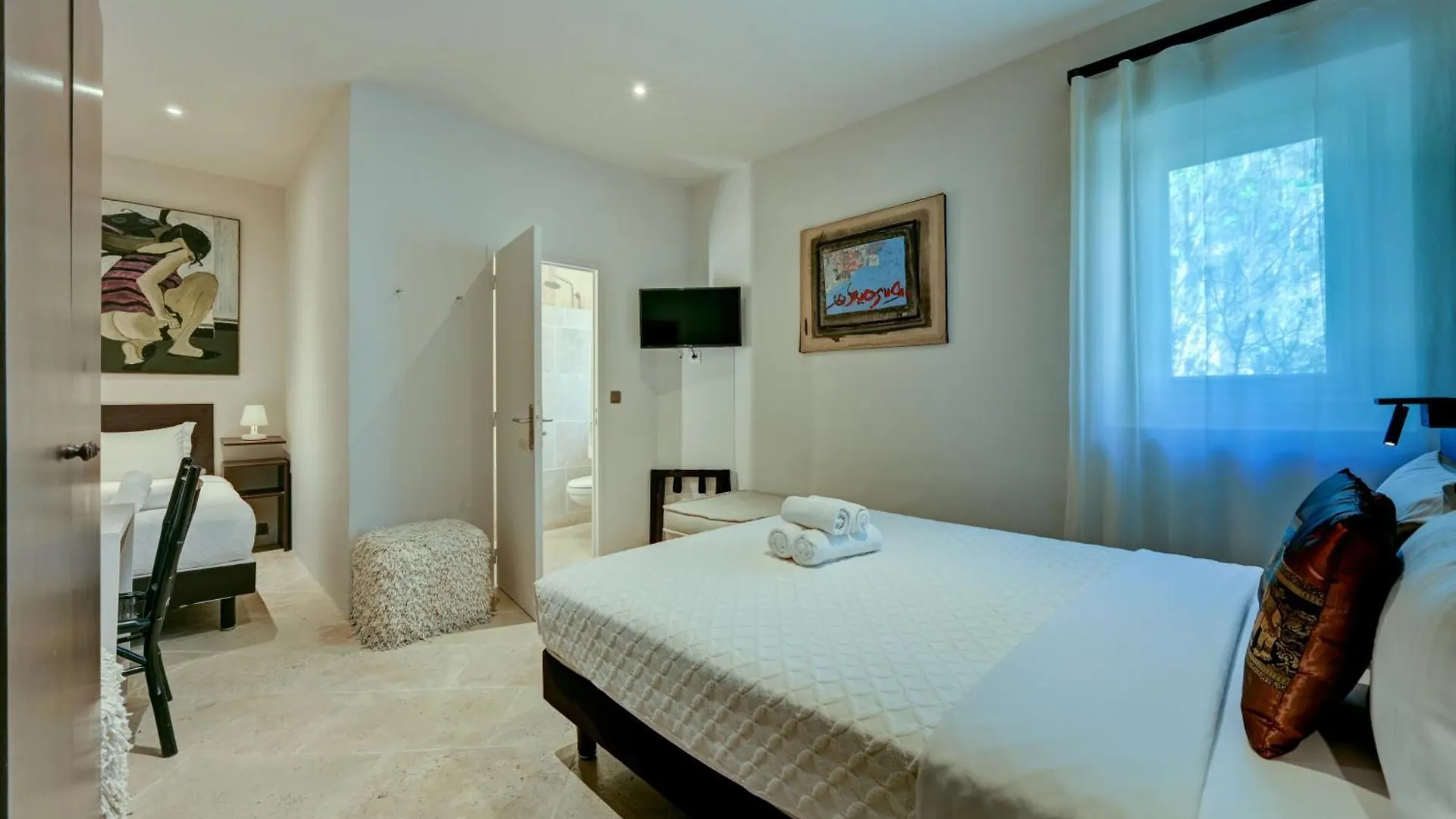 Hostellerie Le Paradou Lourmarin 2*,  France