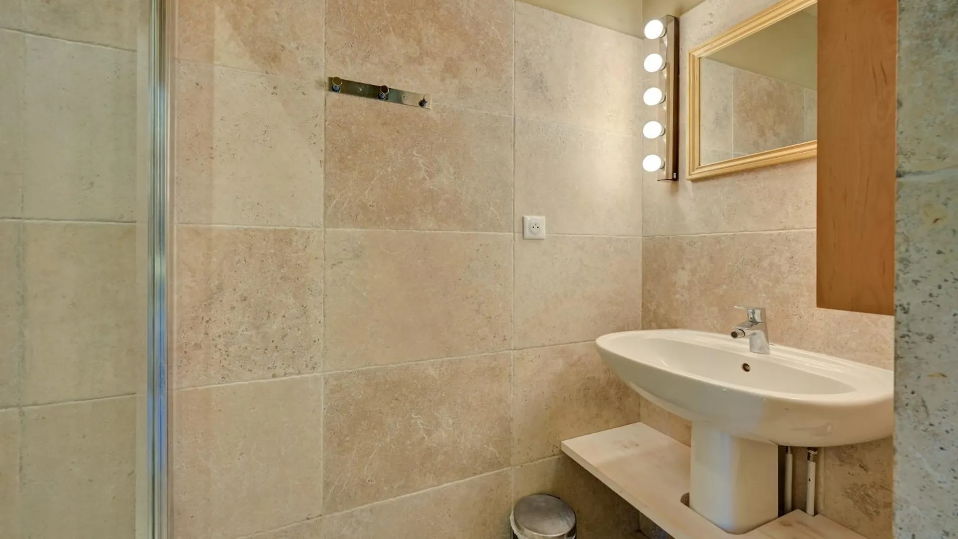 Hostellerie Le Paradou Lourmarin Hotel