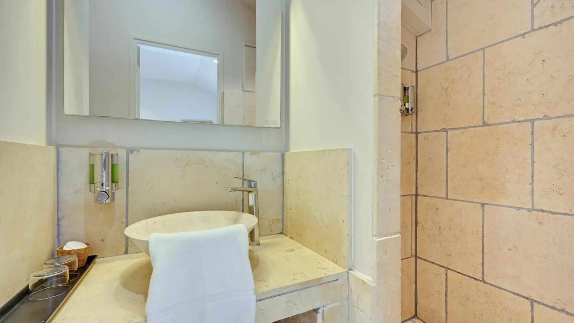 Hostellerie Le Paradou Lourmarin Hotel